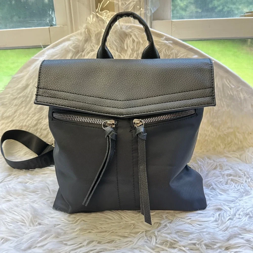 BOTKIER Black Lightweight Backpack Front Zip Closure Accent Small